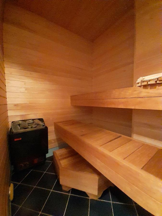 Kuelalistemaja Kukruse Residents Hotell Kohtla-Järve Exteriör bild